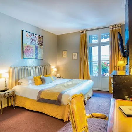D'aragon - Place De La Comedie Hotel