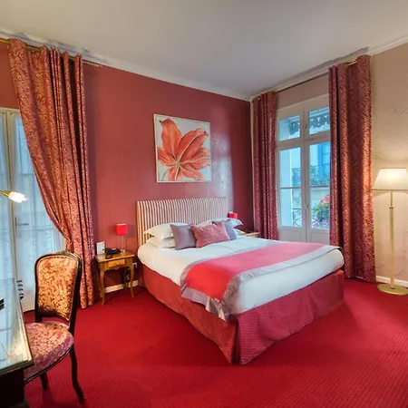 Hotel D'aragon - Place De La Comedie