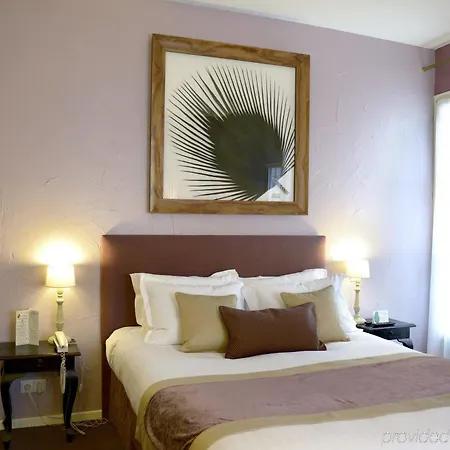 D'aragon - Place De La Comedie Hotel 3*
