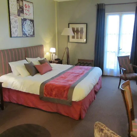 D'aragon - Place De La Comedie Hotel