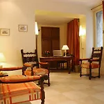 D'aragon - Place De La Comedie - فندق مبيت وإفطار 3*