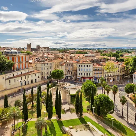 D'aragon - Place De La Comedie - 3*