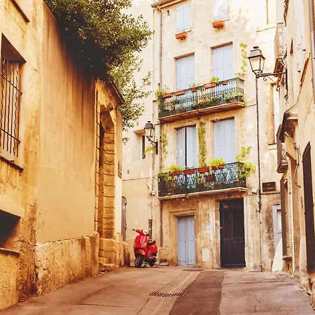 D'aragon - Place De La Comedie - 3*