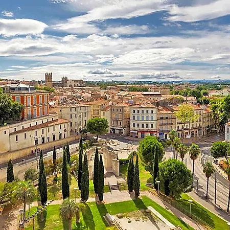 D'aragon - Place De La Comedie - 3*