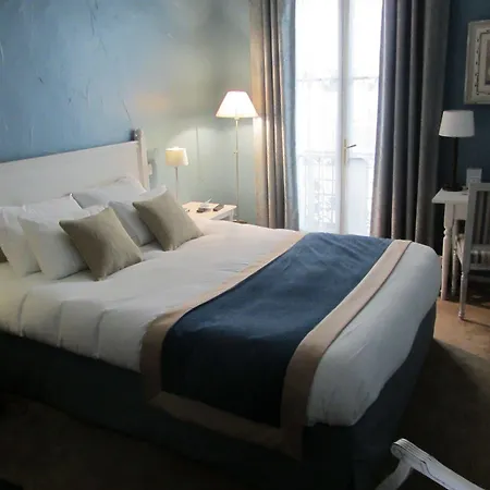 D'aragon - Place De La Comedie 3*